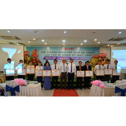 Ra mắt Ban Chấp hành Hội Doanh nhân trẻ An Giang khóa III
