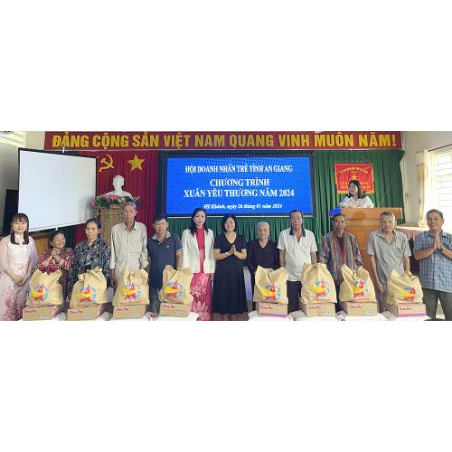 Chia sẻ yêu thương