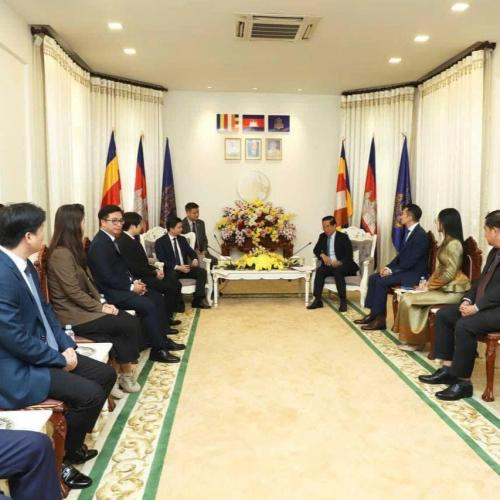 Doanh Nhân Trẻ Việt Nam Tham Gia Đoàn Công Tác T.Ư Đoàn, T.Ư Hội LHTN Việt Nam Tại Campuchia