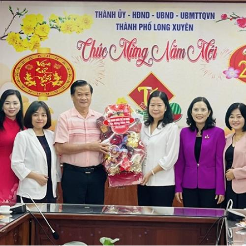 Hội Doanh Nhân Trẻ An Giang Mang Niềm Vui Xuân Đến Gia Đình Khó Khăn Ở TP. Long Xuyên
