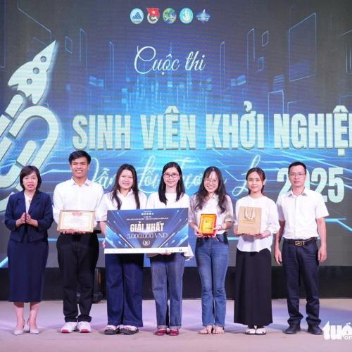 Sinh Viên Gọi Vốn Khởi Nghiệp, Các "Shark" Đầu Tư Ngay Tại Giảng Đường