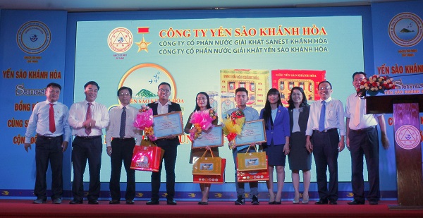 Trao giải Cuộc thi “Yến sào Khánh Hòa và Sanest đồng hành cùng sức khỏe cộng đồng”