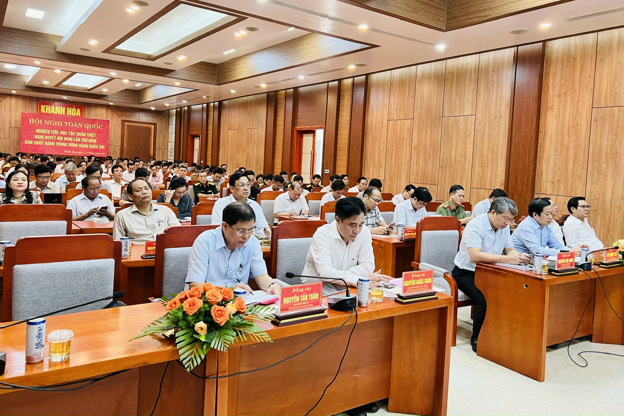 Hội Nghị Toàn Quốc Nghiên Cứu, Học Tập, Quán Triệt Nghị Quyết Hội Nghị Trung Ương 5, Khóa XIII
