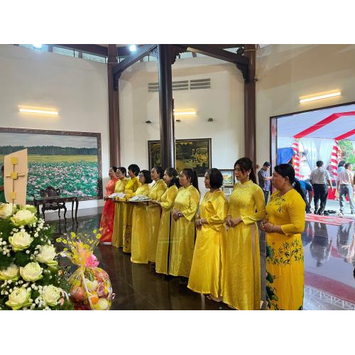 Hội Nữ Doanh nhân tỉnh Đồng Tháp dâng hương tưởng niệm tại lễ giỗ lần thứ 95 cụ Phó bảng Nguyễn Sinh Sắc