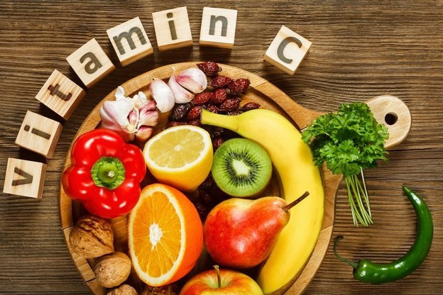 3. Vitamin C và chất chống oxy hóa làm đẹp da