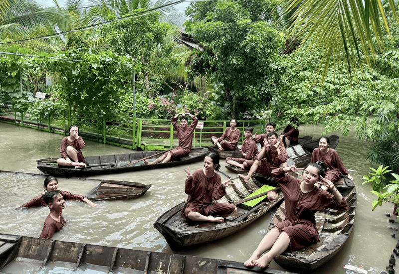 Chèo xuồng ba lá