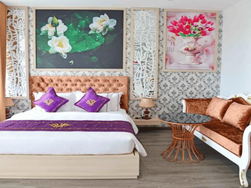 Suite Room - Pool & River View