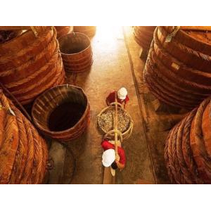 HUYNH KHOA 45°N - Traditional Fish Sauce