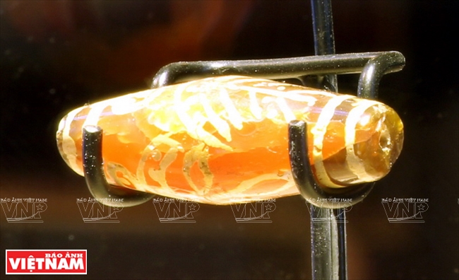 A sophisticated bead