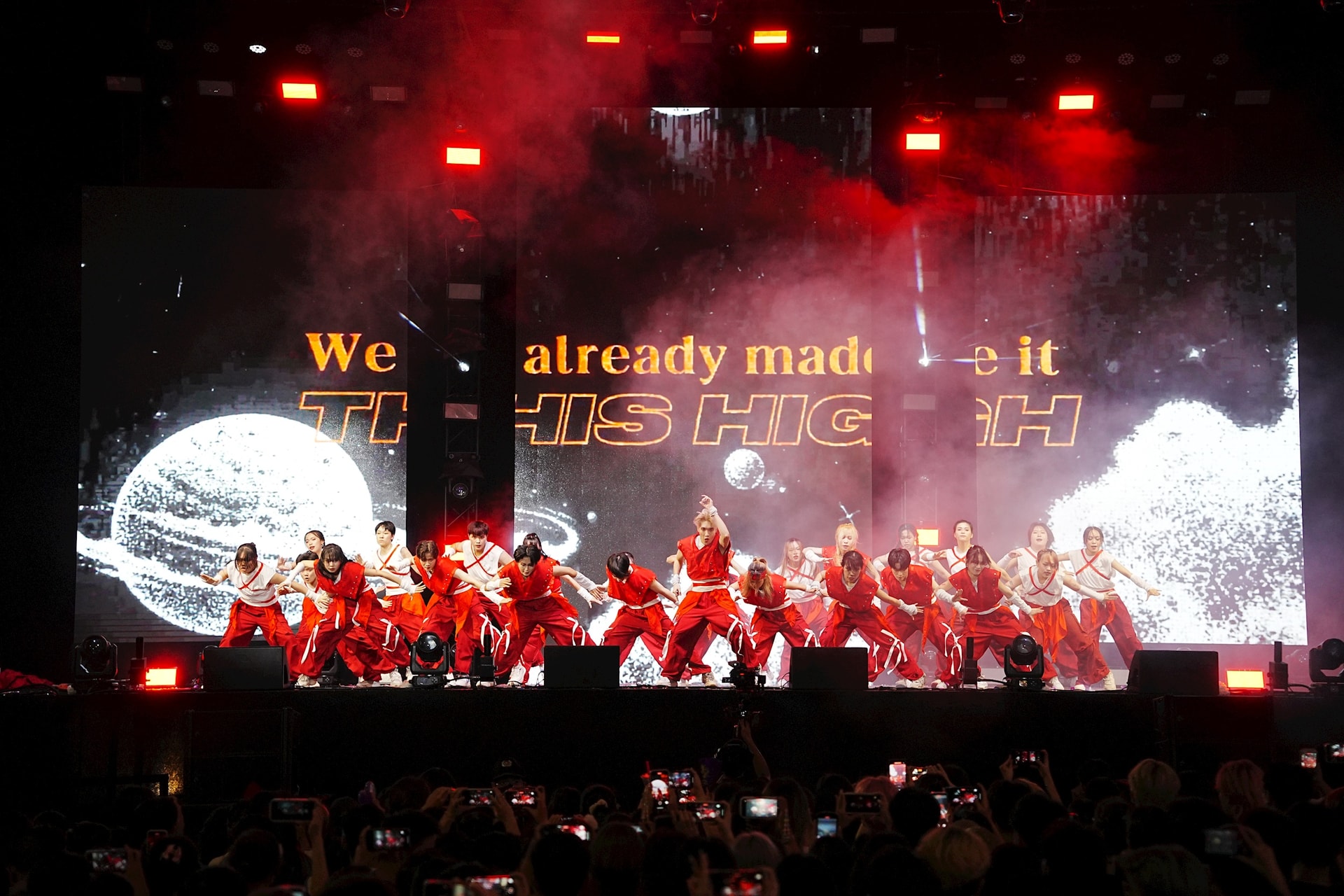 Sôi động lễ hội “K-pop Lovers Festival 2025” tại Hà Nội