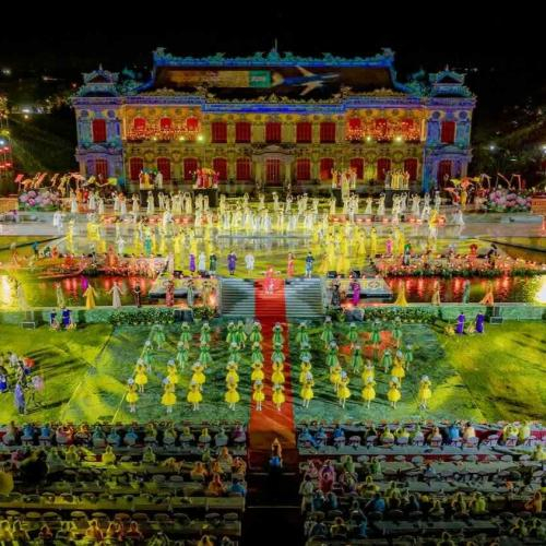 Năm Du Lịch Quốc gia Huế 2025 Khai Mạc Rực Rỡ Bên Sông Hương