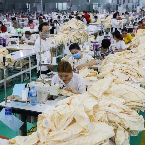 Doanh Nghiệp Đua Tuyển Dụng Lao Động