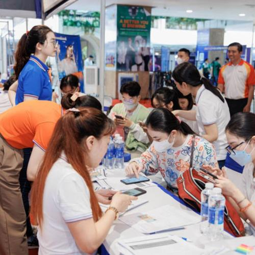Chính Thức Khai Mạc Ngày Hội “Thực Tập Và Việc Làm Thành Phố Hồ Chí Minh Năm 2025” - UEH Career Fair Đợt 2