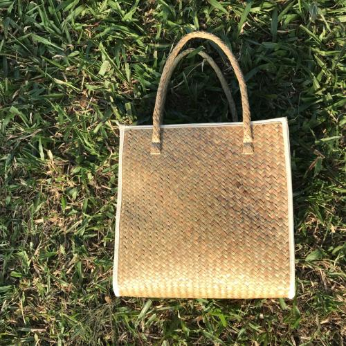 Túi Xách Cỏ Bàng Sự Kết Hợp Hoàn Hảo Giữa Thiên Nhiên Và Thời Trang