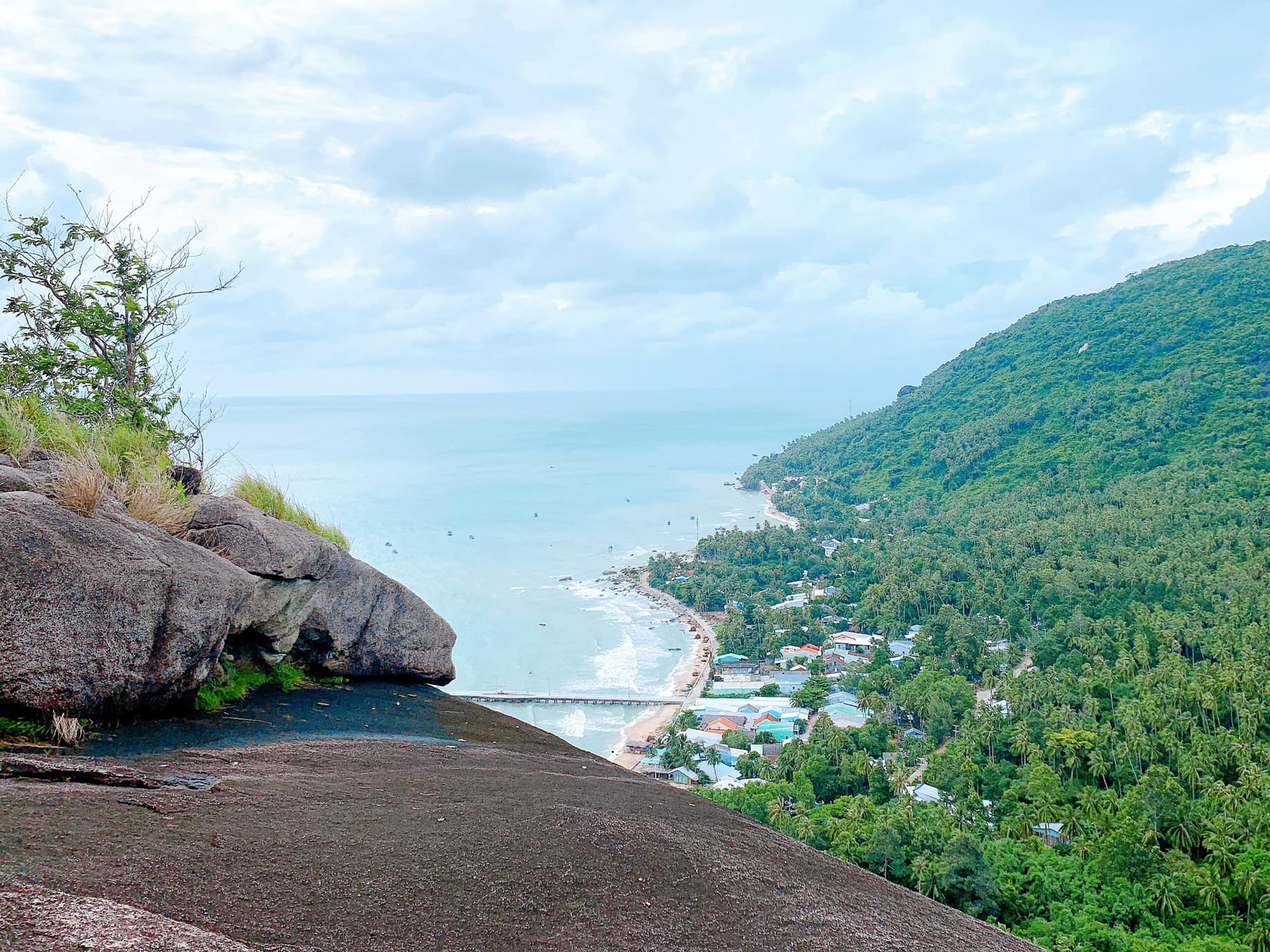 Đỉnh Ông Rồng Hòn Sơn có gì đặc sắc?