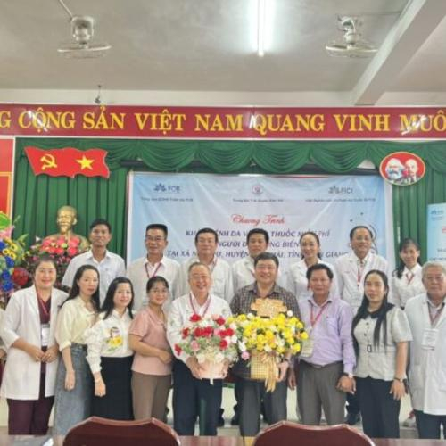 FOB Tổ Chức Khám Bệnh Da Và Cấp Thuốc Miễn Phí Cho Người Dân Ở Quần Đảo Nam Du, Thuộc Xã An Sơn Và Nam Du, Huyện Kiên Hải, Tỉnh Kiên Giang