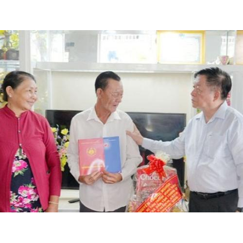 Đồng chí Nguyễn Trọng Nghĩa thăm, làm việc tại đặc khu Kiên Hải, tỉnh An Giang