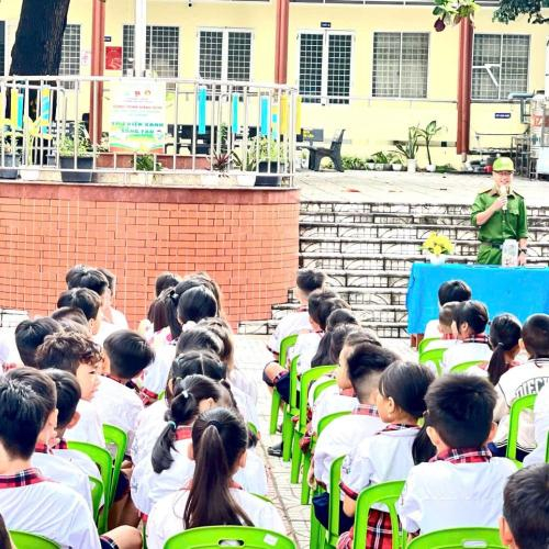 Công An Đặc Khu Kiên Hải Tuyên Truyền Về Pháp Luật Trật Tự, An Toàn Giao Thông