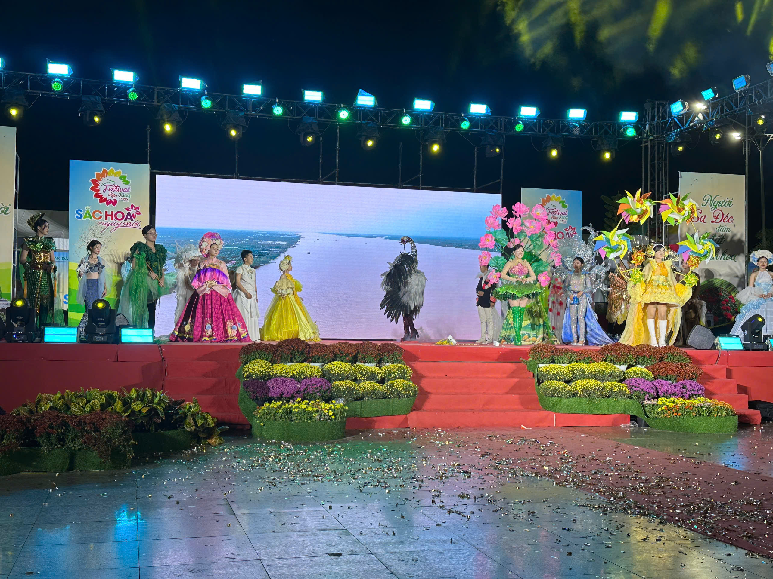 Điểm nhấn chào năm mới 2026 tại thành phố hoa