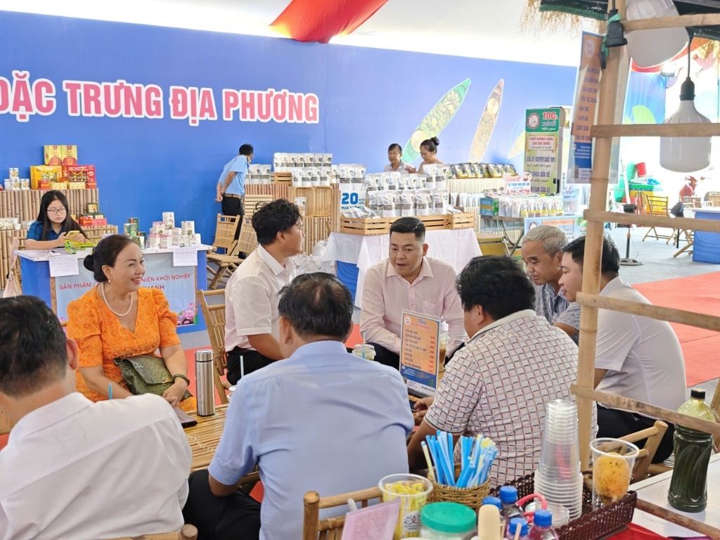 Gian hàng trở thành điểm đến được yêu thích