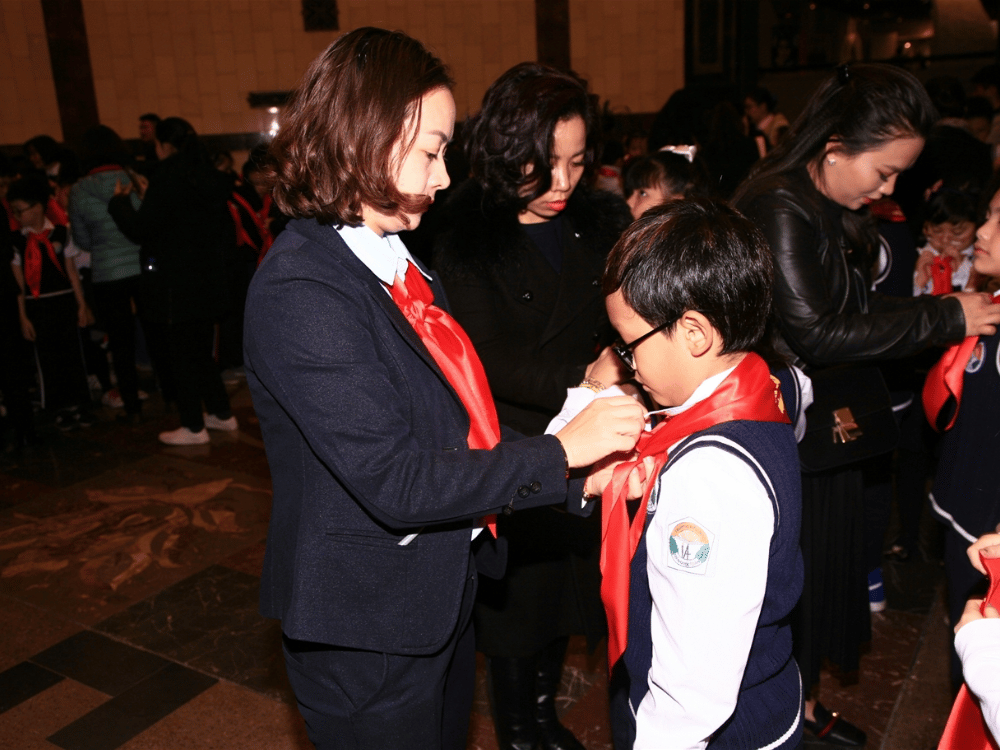 Tổ chức Lễ kết nạp Đội viên tại Trường Tiểu học Trần Quốc Toản – tại Bảo tàng Hồ Chí Minh