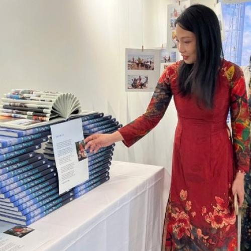 Triển Lãm Một Dải Non Sông Và Giới Thiệu Sách Ảnh Biển Của Lòng Người