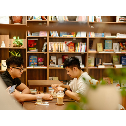 Tĩnh Books & Coffee