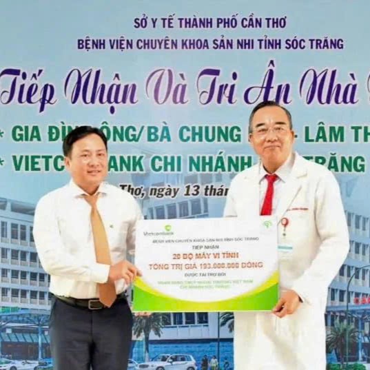 Vietcombank Sóc Trăng Tài Trợ 20 Bộ Máy Vi Tính Cho Bệnh Viện Chuyên Khoa Sản Nhi Tỉnh Sóc Trăng