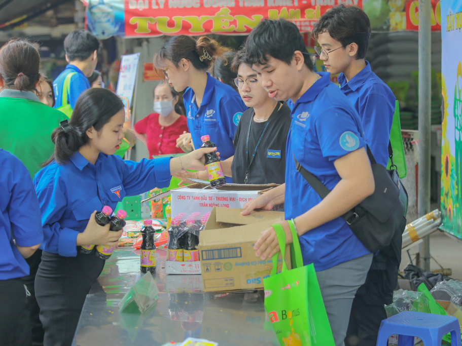 Hoạt động tình nguyện hưởng ứng ngày Môi trường Thế giới