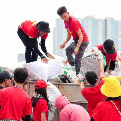 Hà Nội: Hơn 800 Tình Nguyện Viên Hưởng Ứng Chiến Dịch Bảo Vệ Môi Trường