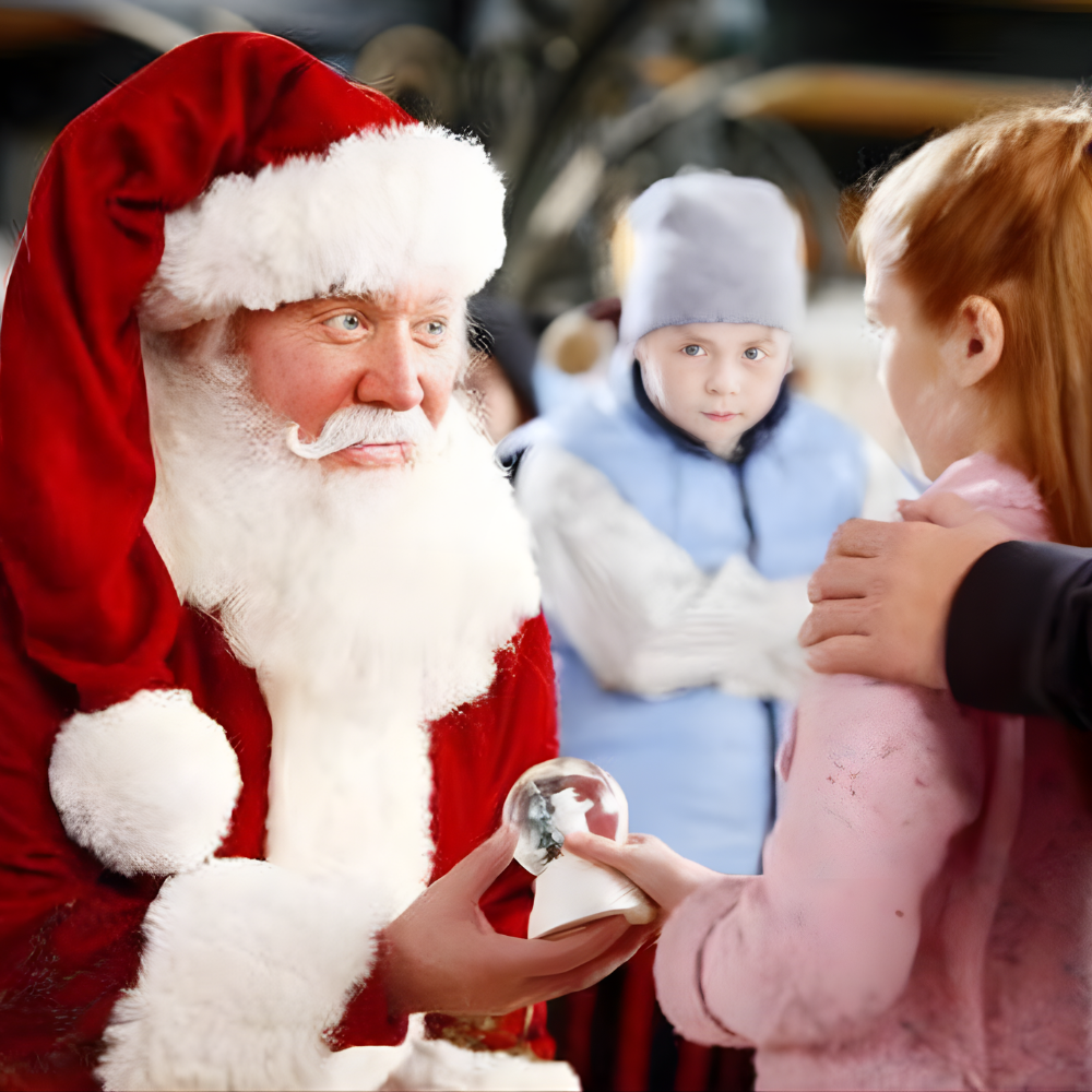 Sự Thú Vị Giữa Ông Già Noel “Táo Phương Tây” Và Ông Táo Phương Đông