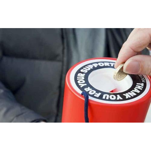 2. Có thể gặp những người vận động quyên góp phiền phức tại Vương quốc Anh