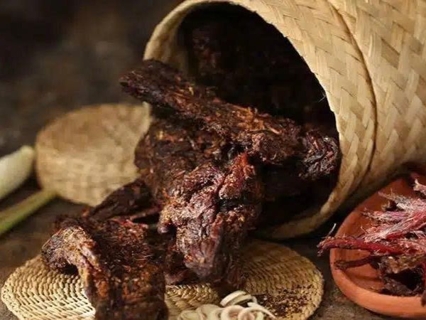 Cách chế biến món thịt trâu gác bếp