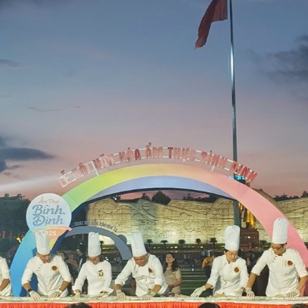 Bình Định Tưng Bừng Khai Mạc Lễ Hội Văn Hóa Ẩm Thực Lần Thứ II