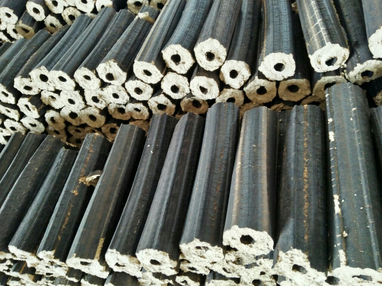 Những lợi ích vượt trội từ việc sử dụng củi trấu