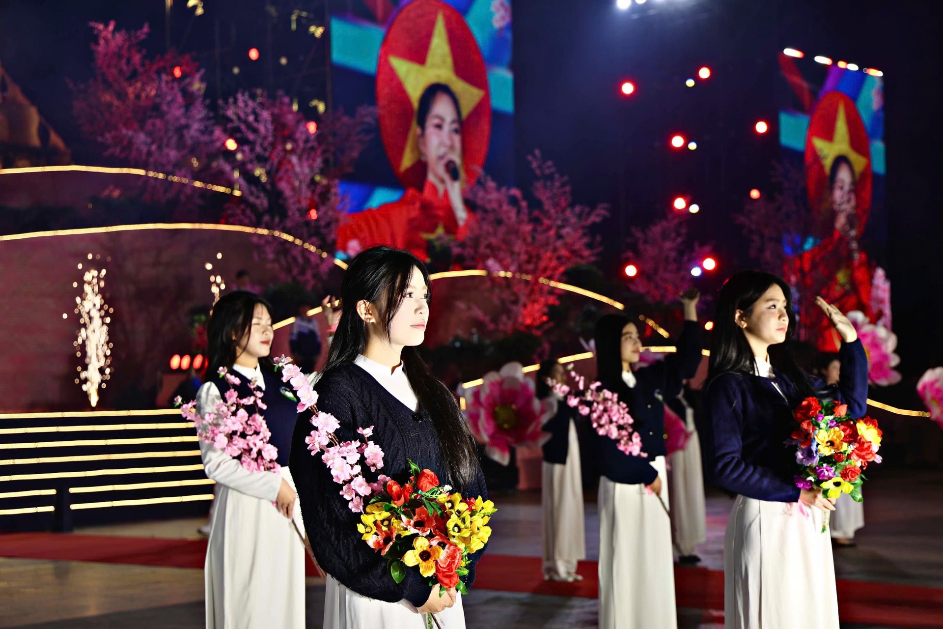 Chương 3: Mùa hoa anh đào – Hội tụ sắc xuân