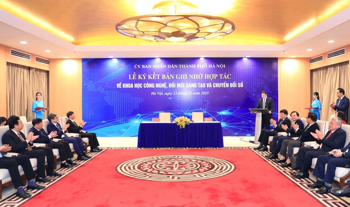 Toàn cảnh lễ ký kết.