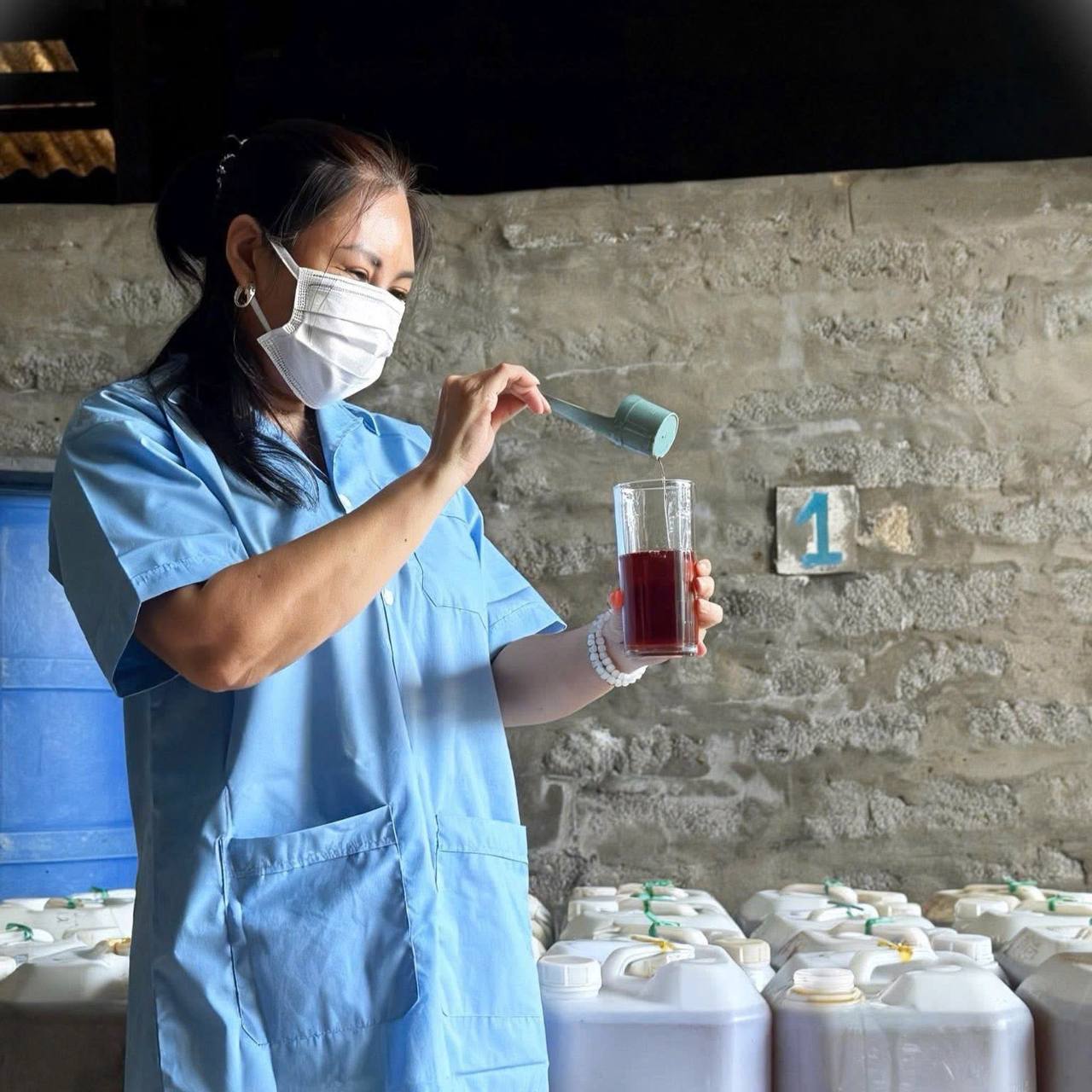 2. Nước mắm truyền thống - Nghệ thuật của sự kiên nhẫn