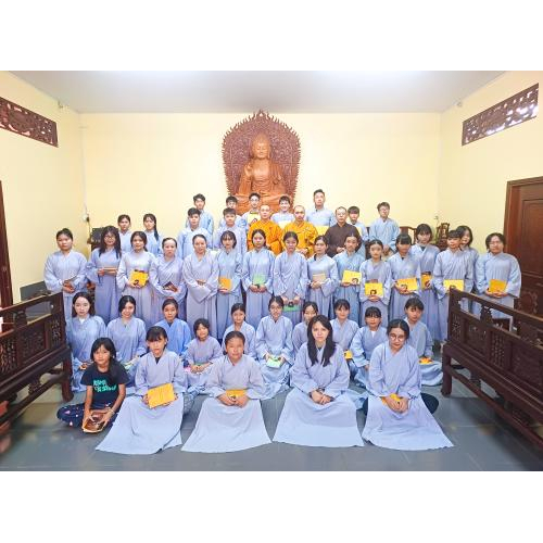 LỄ TRUYỀN QUY Y TAM BẢO