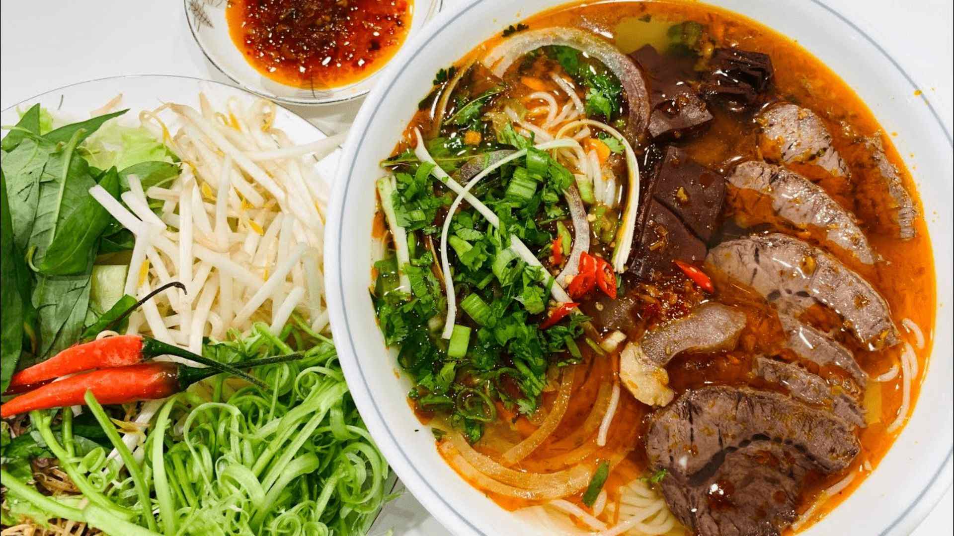 Hương vị đặc trưng - Linh hồn của bún bò Huế