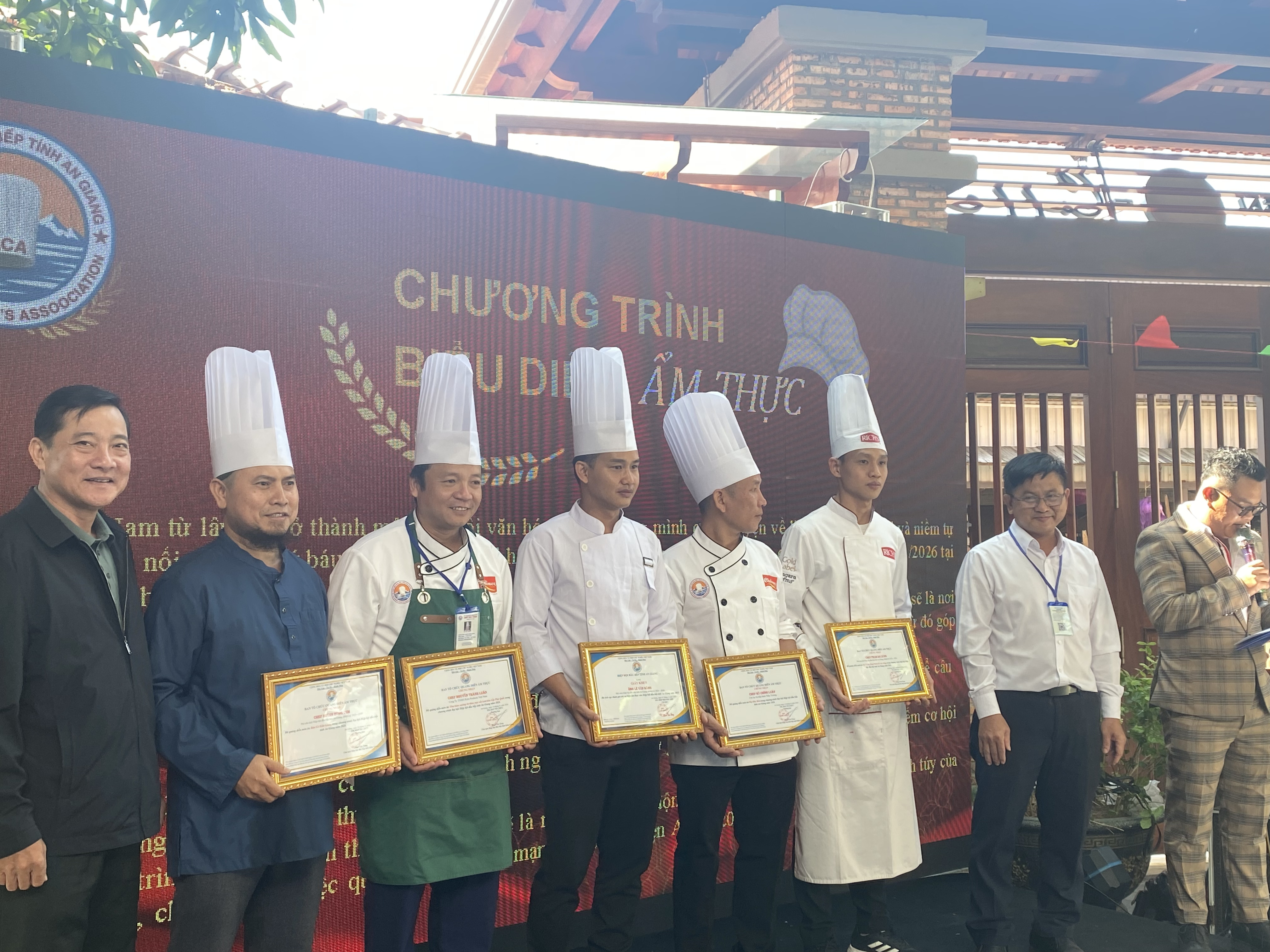 Hướng tới chặng đường mới với tinh thần đoàn kết và trách nhiệm