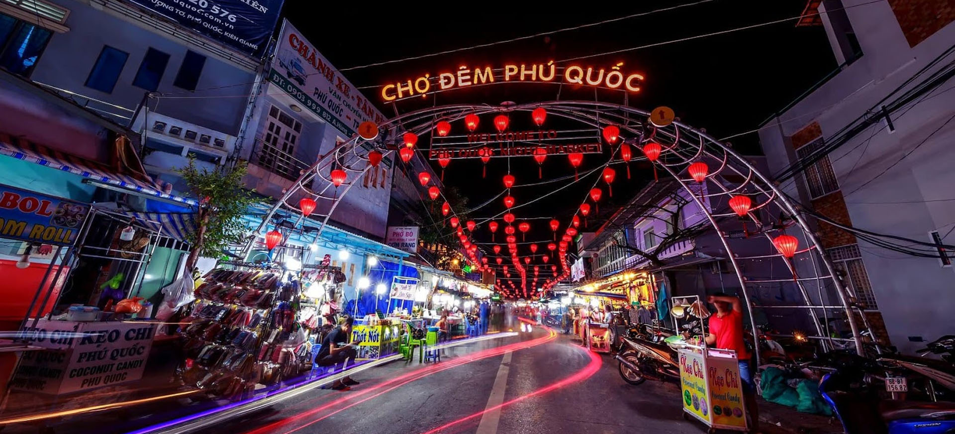 1. Chợ đêm Phú Quốc – Phố đi bộ Bạch Đằng