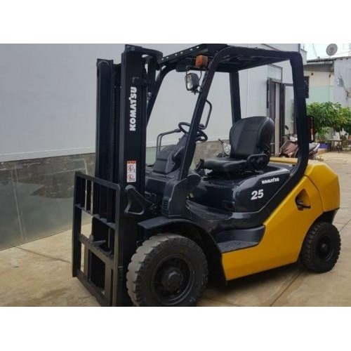 1. Xe nâng dầu