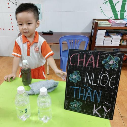 Chai Nước Thần Kỳ - Hoạt Động Phát Triển Nhận Thức