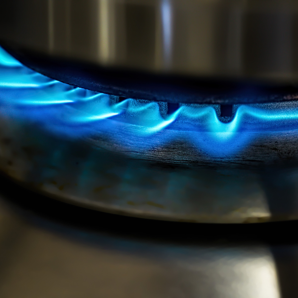 Vì Sao Gas Cháy Yếu Dù Bình Vẫn Còn Gas? Nguyên Nhân Và Cách Khắc Phục