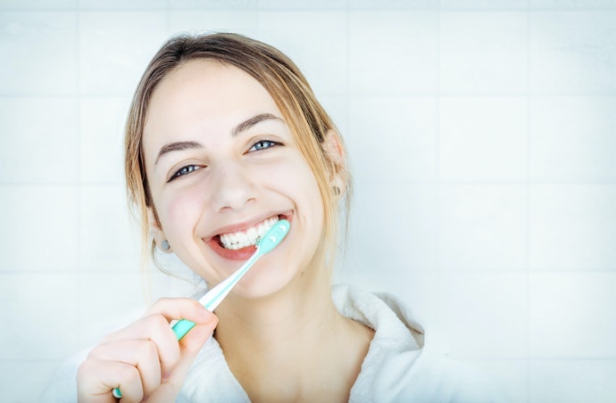 Kem đánh răng giúp làm răng bóng sáng