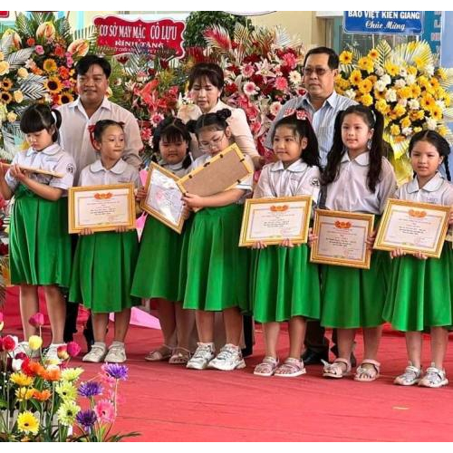 Trao Học Bổng Trường Tiểu Học Đinh Bộ Lĩnh