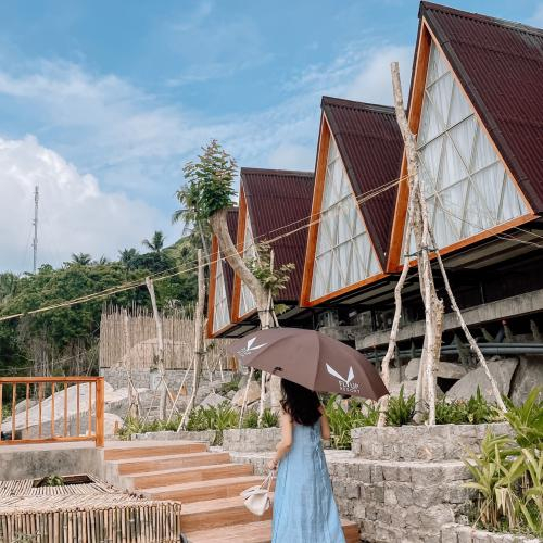 Tiệc sinh nhật tại Fly Up Resort ven biển tại Hòn Sơn - Kỷ niệm đáng nhớ trên bờ biển