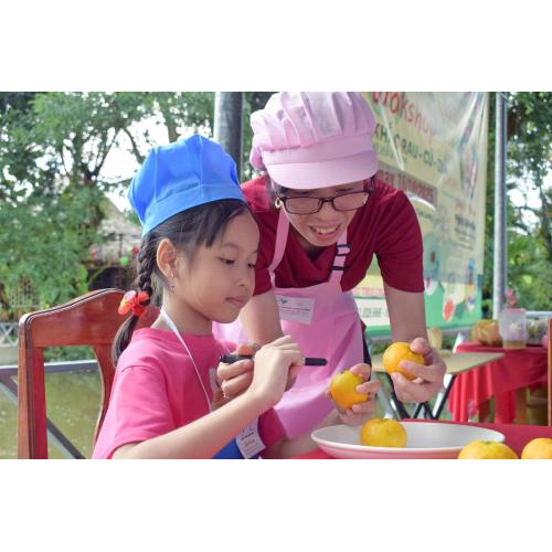 Trải nghiệm điêu khắc rau củ quả – khi bé hóa thân thành nghệ nhân nhí