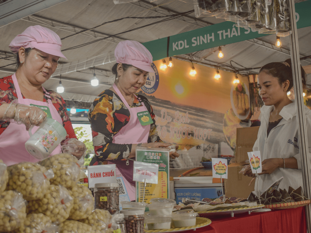 Không khí sôi động trước giờ khai mạc